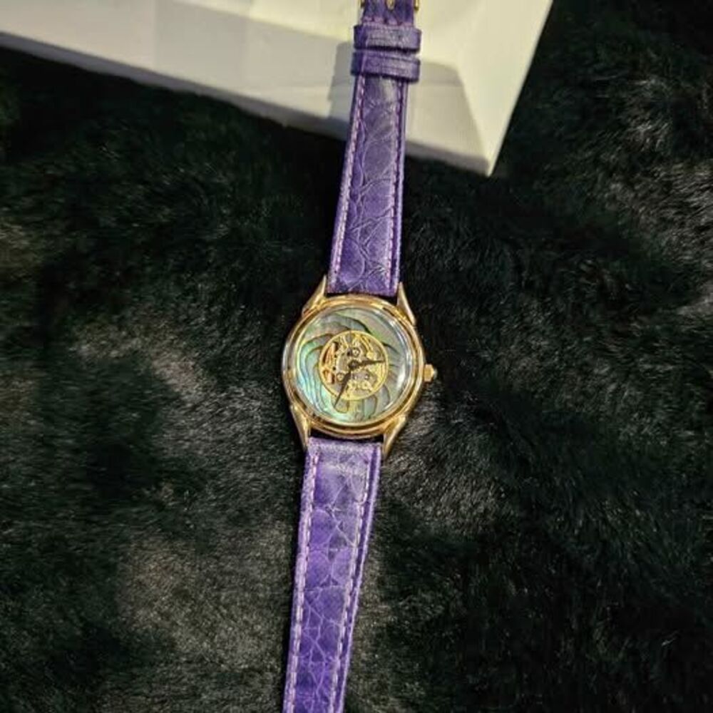 Vintage Ladies Abalone dial Fossil